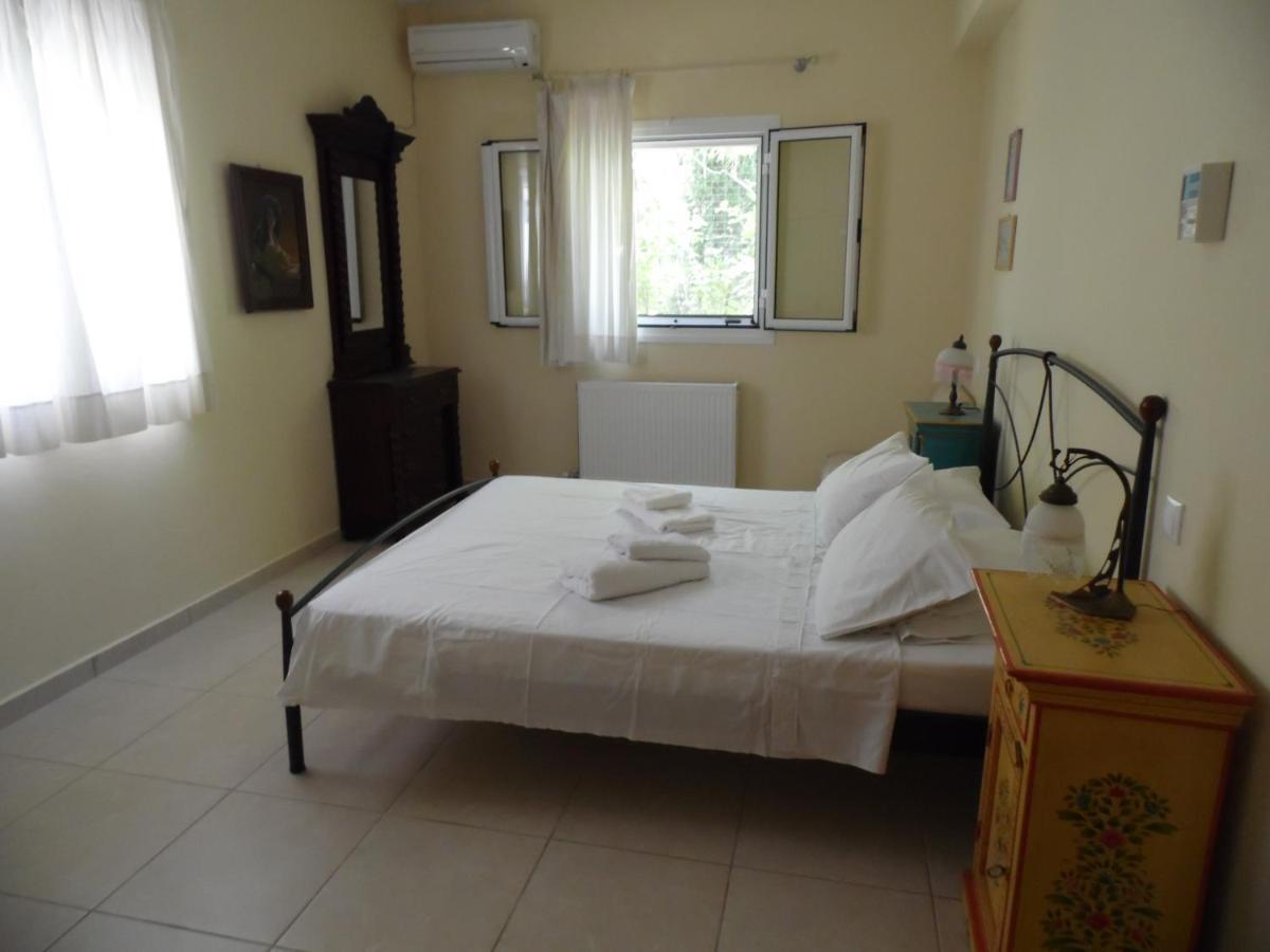 Theni Olive Grove Villa Kato Yerakarion Esterno foto