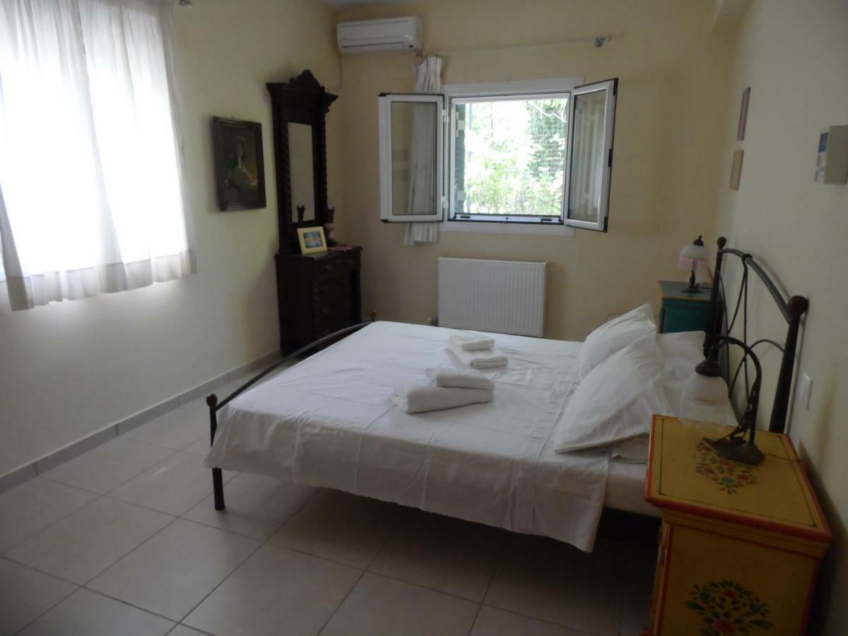 Theni Olive Grove Villa Kato Yerakarion Esterno foto