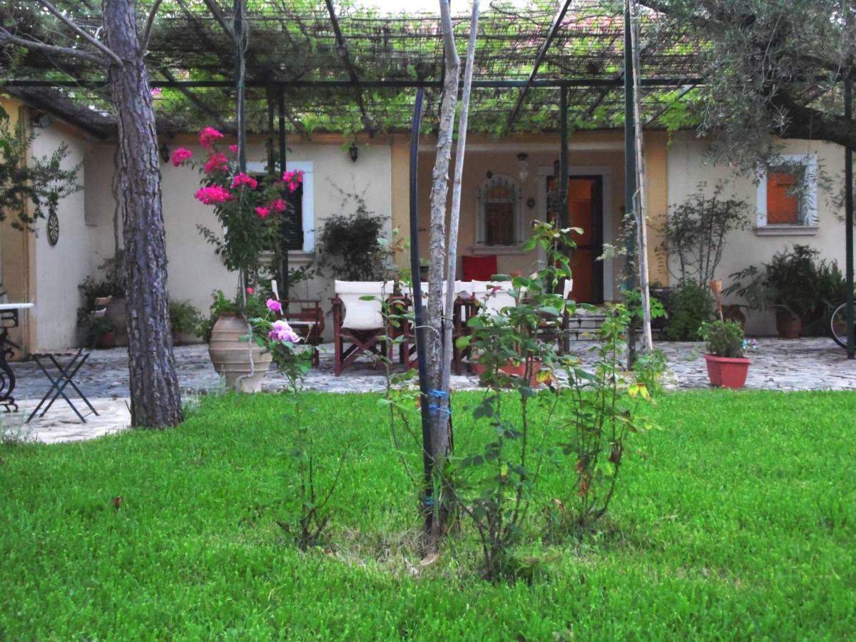 Theni Olive Grove Villa Kato Yerakarion Esterno foto