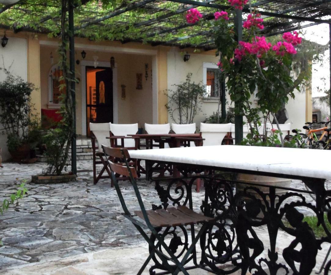 Theni Olive Grove Villa Kato Yerakarion Esterno foto